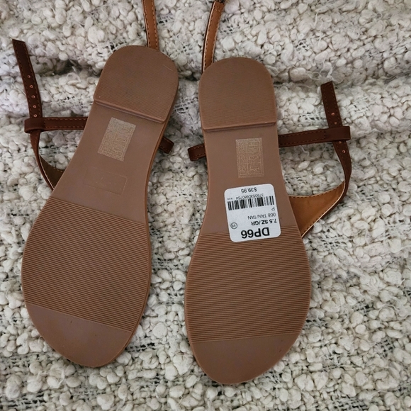 NWT tan flat thong, gladiator, adjustable strap sandals - Picture 2 of 5